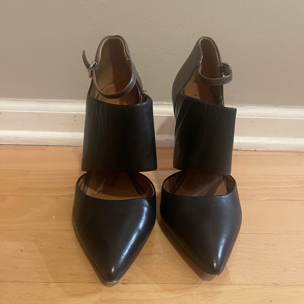 Coach Heart Heel - Picture 7 of 8